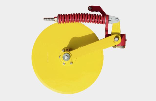 Spring-mounted coulter disc